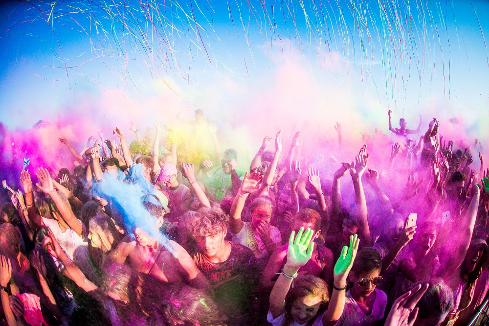 Arriva a Verona l’Holi Summer Tour 2023 targato “Welcome to the land of colors”